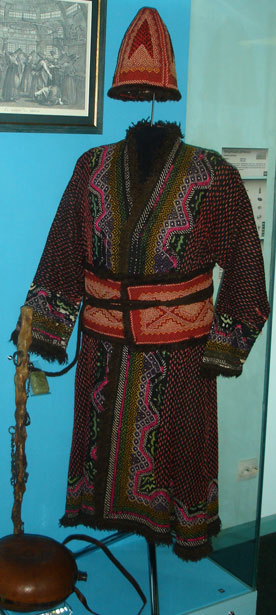 Одежда суфия. (религиозного авторитета). Музей религии. Фото Лимарева В.Н.